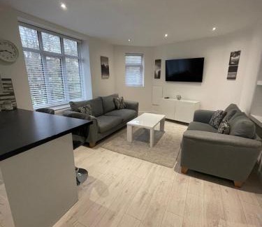 Liverpool Apartment | Spacious 2 bedroom apartment