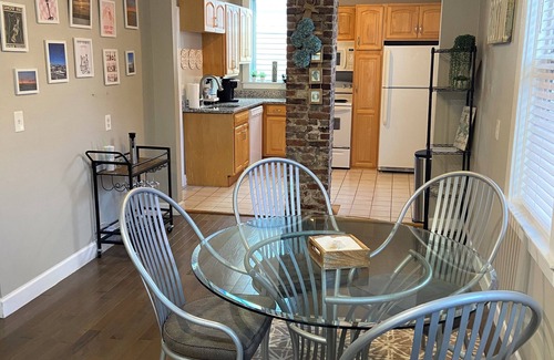 Top of the Hill Apartment | Spacious 2-bedroom apartment in fabulous Newport with AC, WiFi. Great location!