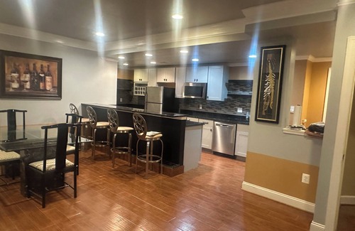 Woodmore Apartment | Spacious 2-bedroom apartment in charming Bowie with WiFi, new bthrm, w/d,& kit