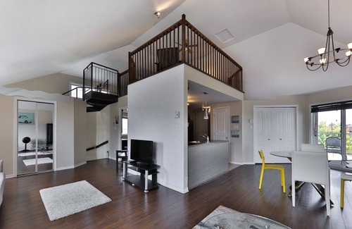 Brossard Apartment | Spacious 2-bedroom Apt. in DIX30 close to DT