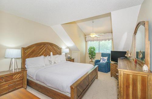 Arcadian Shores House | Spacious 2 Bedroom Condo- Vaulted Ceilings and Fireplace- St James Park 12-E