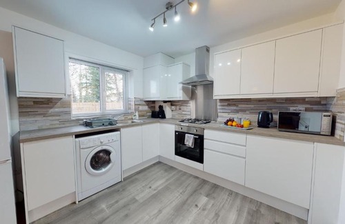 Peterborough House | Spacious 2 Bedroom Corporate Apartment by Srk Serviced Accommodation