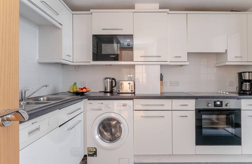 The City of London Apartment | Spacious 2-Bedroom Flat in London's Holborn