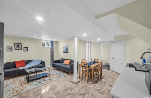Newtonbrook House | Spacious 2 Bedroom Guest Suite in North York