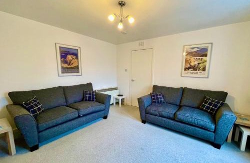 Cullen House | Spacious 2 Bedroom Home in Picturesque Cullen