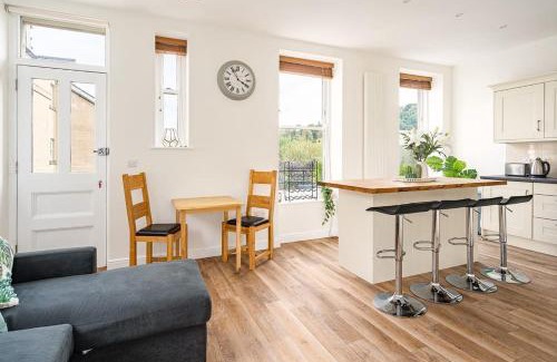 Monkton Combe House | Spacious 2 Bedroom House With Stunning Views