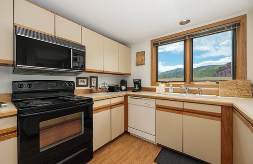 Winter Park Condo | Spacious 2 bedroom, mt views & private decks - family friendly