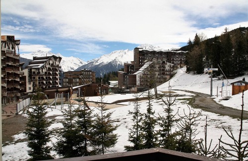 La Perriere Apartment | Spacious 2 bedroomed apartment with great views and location in La Tania