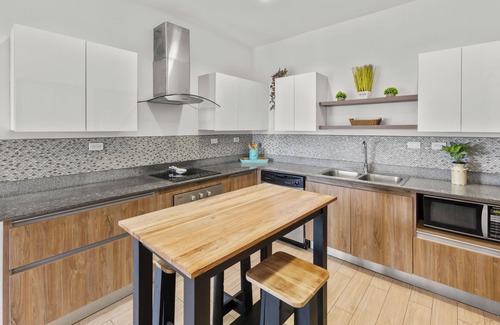 Barrio Santa Lucia Condo | Spacious 2 BR 2 Bath condo with AC, WiFi in delightful Jacó
