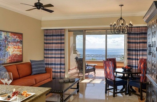 Paraiso Escondido Resort | Spacious 2 BR, 2 Bath Presidential Suite w/Ocean View Balcony – Sleeps 8