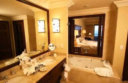 Paraiso Escondido Resort | Spacious 2 BR, 2 Bath Presidential Suite w/Ocean View Balcony – Sleeps 8