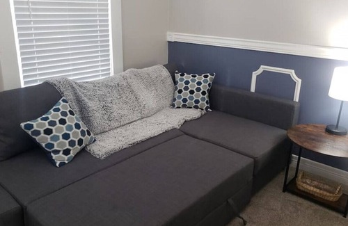 Ludlow House | Spacious 2 BR home minutes from Downtown Cincy!