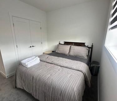 Calgary Apartment | Spacious 2 BR & Kitchen Basement Apartment near Airport