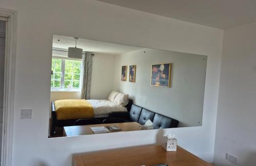 Durham Apartment | Spacious 2 double beds home Durham free parking