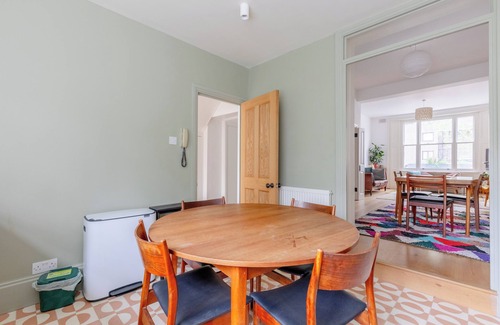 Haverstock Apartment | Spacious 2BD Flat, by Regents Park and Camden Town