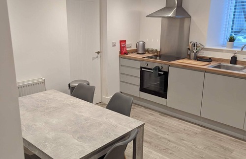 Okehampton Apartment | Spacious 2Bed Apartment with Private Garden