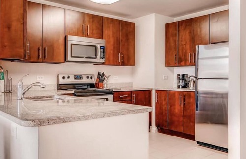Hudson Exchange Apartment | Spacious 2BR | Full Kitchen | Minutes to PATH | Jersey City by GLS