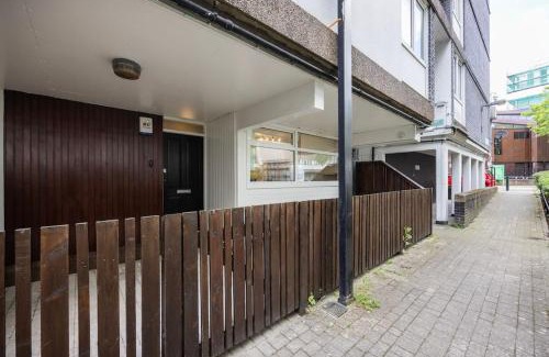 Latchmere Apartment | Spacious 2BR Gem - Close to Clapham Junction