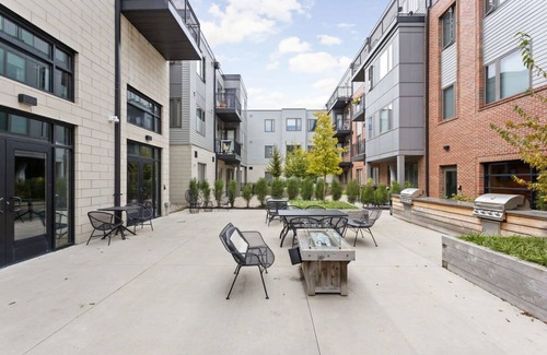 Meridian-Kessler Apartment | Spacious 2BR in Meridian Kessler by Cozysuites