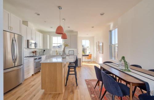 North Tabor House | Spacious 2BR - New Luxury Townhouse Stay