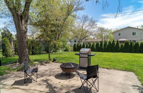 Wasco House | "Spacious 2BR Retreat with Office, Stunning Backyard & Grill in Hanover Park"