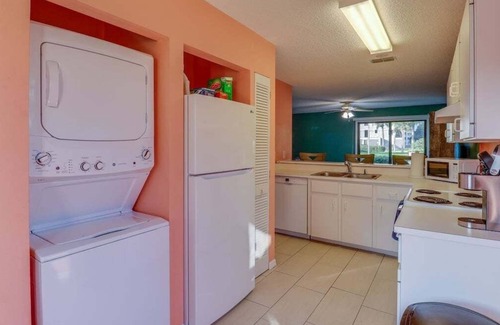 New Smyrna Beach House | Spacious 2BR Townhome in Venetian Villas