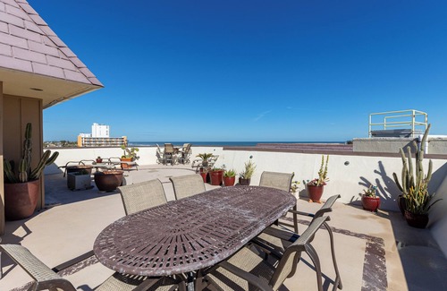 Ormond Beach Condo | Spacious 3 bd 3 bath unique condo on no drive beach. Lg. deck, for entertaining