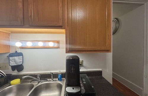 Ypsilanti Apartment | Spacious 3-bed apartment with WiFi, AC NEAR HOSPITAL, ANN ARBOR
