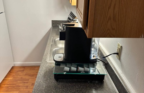 Ypsilanti Apartment | Spacious 3-bed apartment with WiFi, AC NEAR HOSPITAL, ANN ARBOR