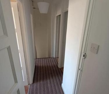 Upper Clapton Apartment | Spacious 3 bed flat opp Springfield park, Hackney.