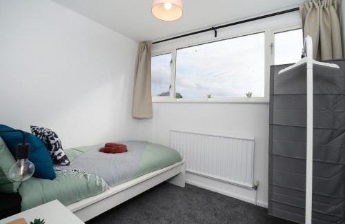 Washington House | Spacious - 3 Bed - Free Parking