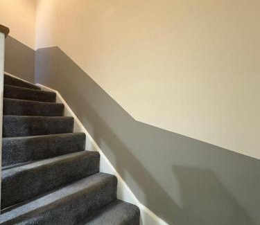 Peterborough House | Spacious 3-Bed House - Sleeps 8 Garden & Parking