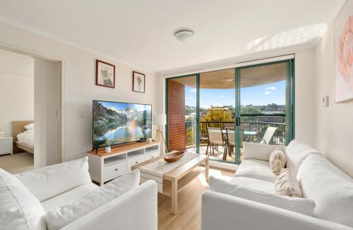 Kingsford Apartment | Spacious 3-Bed with Alfresco Dining by Amenities