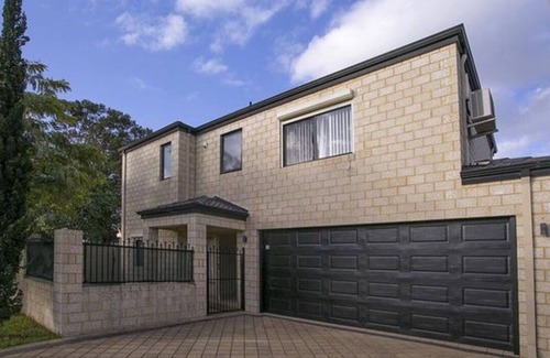 Nollamara House | Spacious 3 Bedm,2 Bath, 2 Storey!nNo Extra Guest Fee!