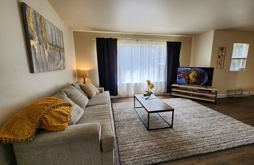 McKinleyville House | Spacious 3-Bedroom Eucalyptus House