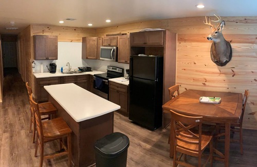 Venice Boat Rental | Spacious 3-Bedroom 2-Bath Houseboat in Venice for Rent
