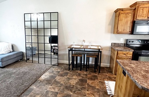 Ammon Condo | Spacious 3-Bedroom Ammon Condo with WiFi, AC, Full Kitchen & Modern Comforts