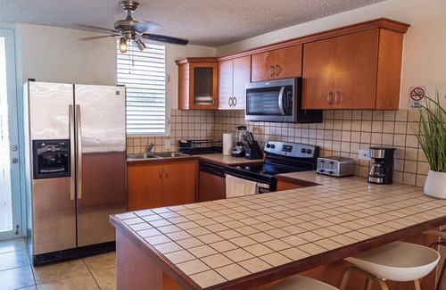 Pole Ojea Apartment | Spacious 3-bedroom apartment with WiFi, AC in beautiful Cabo Rojo