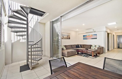 Kingscliff Apartment | Spacious 3 bedroom apartment opposite surf club