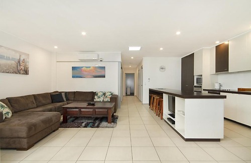 Kingscliff Apartment | Spacious 3 bedroom apartment opposite surf club