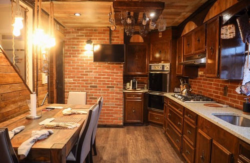 Carteret Apartment | Spacious 3-bedroom apartment with WiFi, AC in marvelous Carteret