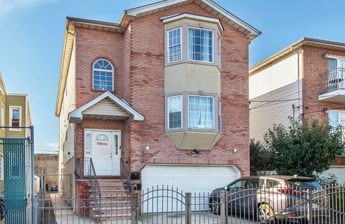 Ironbound District Apartment | Spacious 3 Bedroom Apartment Mins to EWR and NYC