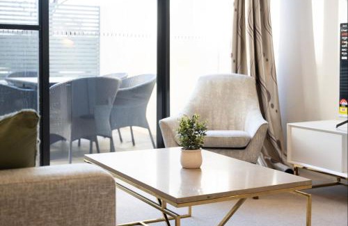 Lyneham Apartment | Spacious 3-Bedroom Apartment with Lifestyle Amenities Lyneham