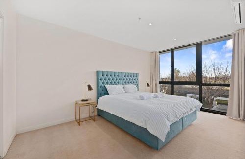 Lyneham Apartment | Spacious 3-Bedroom Apartment with Lifestyle Amenities Lyneham
