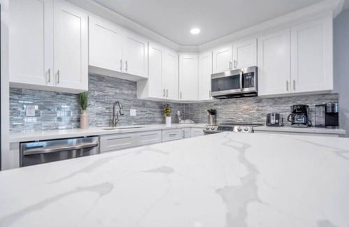 Metairie Apartment | Spacious 3 bedroom Condo 15 Minutes to Downtown