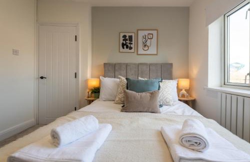 Beeston House | Spacious 3-Bedroom House near Elland Rd Stadium & Leeds City, Ideal for Contractors & Long Stays - NordStay