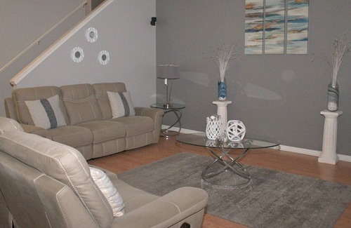 Streamwood House | Spacious 3 bedroom home with King bed/Queen bed. Fun game room and Theater room.