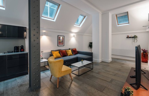 Bunhill Apartment | Spacious 3-Bedroom Home in Prime Clerkenwell