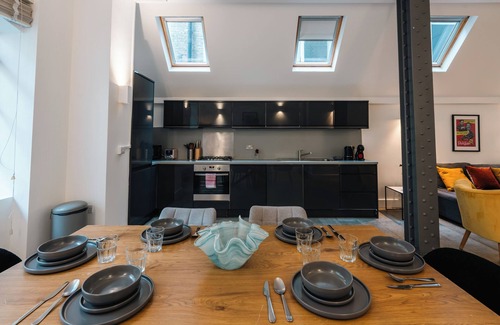 Bunhill Apartment | Spacious 3-Bedroom Home in Prime Clerkenwell