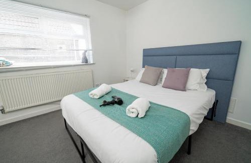 Bon-y-maen House | Spacious 3 bedroom house - Off-road parking - Pet Friendly - Close to City Centre
